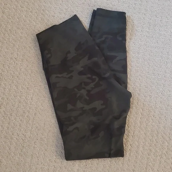 SOLD Sz 8 Lulu Align Leggings Full Length 28" Incognito Camo Multi Gator Green. - Picture 5 of 10